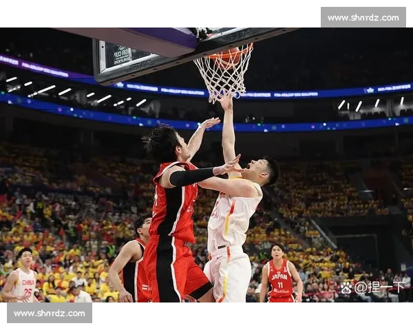 激烈对决篮球半决赛激战正酣,谁能挺进最终冠军争夺战 - 副本 (2) - 副本