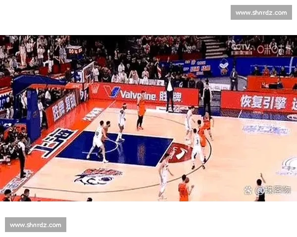 篮球赛关键时刻逆转全场,明星球员绝杀点燃观众激情 - 副本 (2)